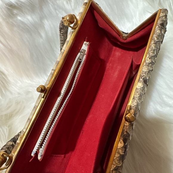 Elegant Snake Print Handbag - Picture 3 of 7